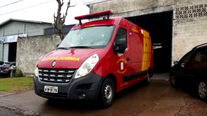 Homem sofre luxação no cotovelo após cair de altura, no Bairro Pioneiros Catarinenses