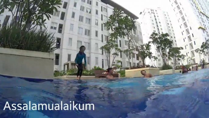 Berenang di Bassura City Apt pakai Action Cam Sony HDr-AS100V