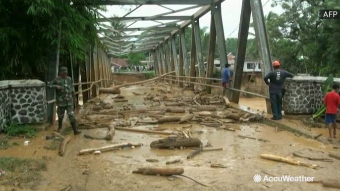 Flooding death toll rises in Indonesia