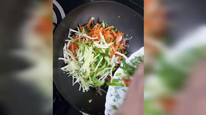 Veg Hakka Noodles-Veg chili Hakka Noodles-How to make Hakka noodles- Chinese Noodles