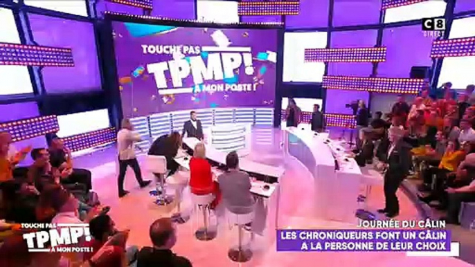 Un long baiser avec la langue entre Isabelle Morini-Bosc et Gilles Verdez dans "TPMP" surprend Cyril Hanouna et les téléspectateurs de l'émission - VIDEO