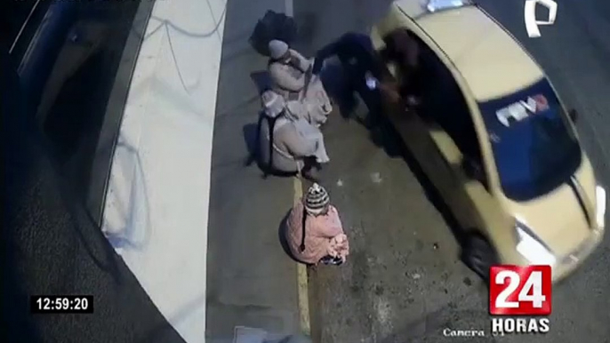 Arequipa: delincuentes arrastran a mujer para robarle