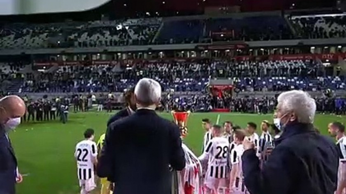 Juventus players celebrate winning Coppa Italia 2021