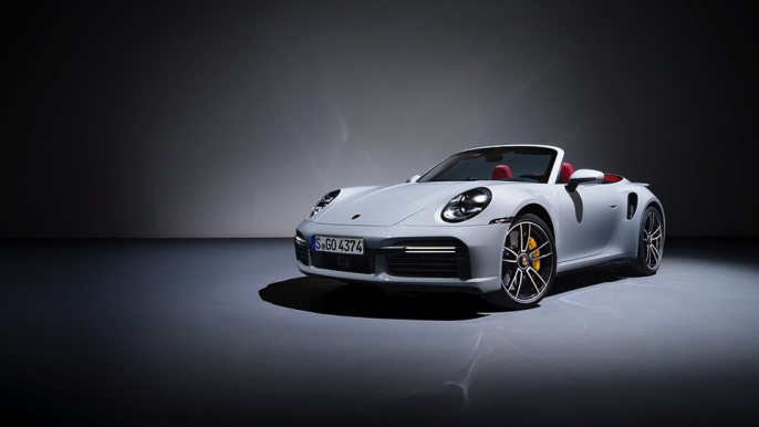 Porsche 911 Type 992 Turbo S Coupé et Cabriolet : la sportive en vidéo