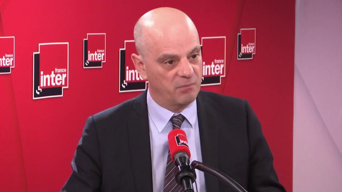 Jean-Michel Blanquer : "Il y a eu une réunion autour du président de la République, qui ont estimé qu'il fallait passer à une nouvelle étape supposant qu'on ferme les écoles, les collèges et les lycées pour mettre fin à l'accélération de l'épidémie."