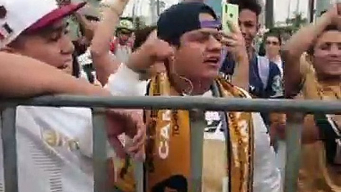 "Queremos entrar, queremos entrar": Grito de la afición de Pumas afuera del Estadio de León