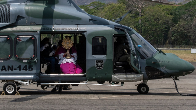 Coronavirus: Panama’s archbishop delivers Palm Sunday blessings from helicopter amid pandemic