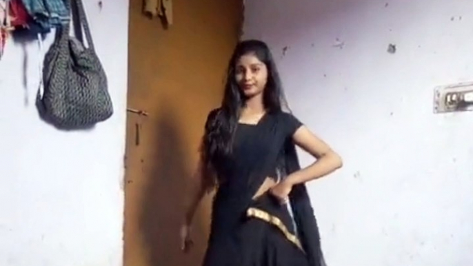 recording dance video gaon ki ladki ne kiya hai dance   गांव की लड़की ने किया है डांस भोजपुरी गाने पर ऐसे डांस अब कभी देखे नहीं होंगे