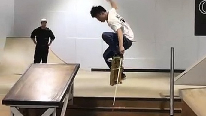 Ce skateur japonais est aveugle et il maitrise à la perfection ses tricks