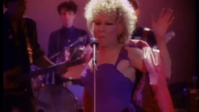 BETTE MIDLER – Beast Of Burden (Official Music Video)BETTE MIDLER & MICK JAGGER, clip from her album 'It’s The Girls!' (2014).