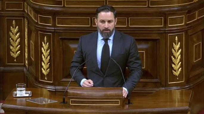 Abascal: "El señor Casado es ya el Santo Job en esta Cámara con ustedes"