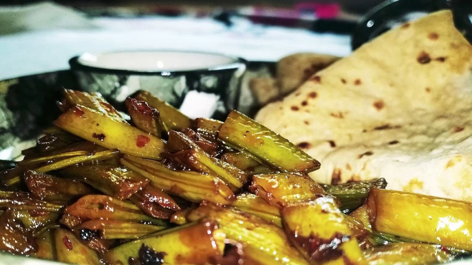 Gawar ki Sabzi | Cluster Bean Recipe | Kolhapuri Thecha | Maharashtrian Recipes