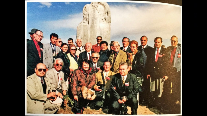 Bican hoca, Prof. Dr. Ahmet Bican Ercilasun, Türk Milleti'nin yetiştirdiği en büyük âlimlerden biri. Maşallah. Bu videoda Türk kelimesinin tarihten bugüne nasıl geldiğinin macerasını anlatıyor.