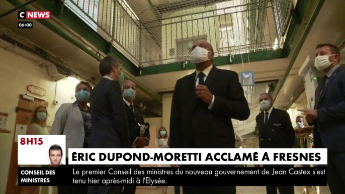 Eric Dupond-Moretti acclamé par les prisonniers de Fresnes