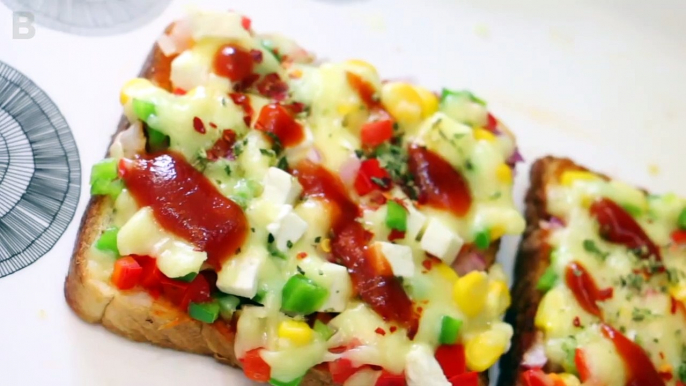 Bread Pizza Recipe - ब्रेड पिज्जा - Quick and Easy Bread Pizza - Bread Pizza on Tawa