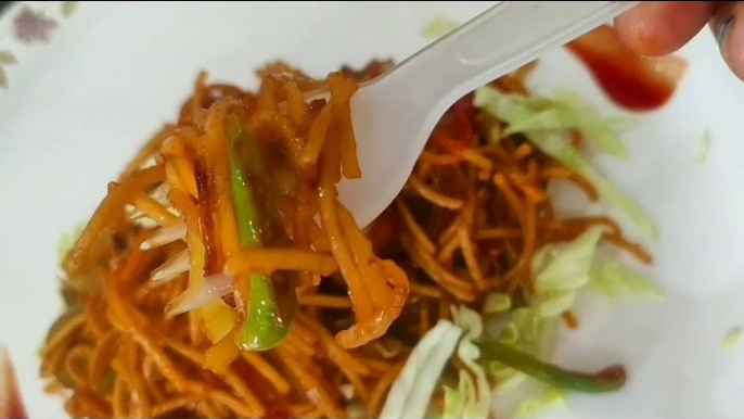 व्हेज शेजवान नूडल्स#veg Schezwan noodles