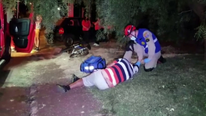 Ciclista é atendido pelo Siate após sofrer queda no Bairro Floresta