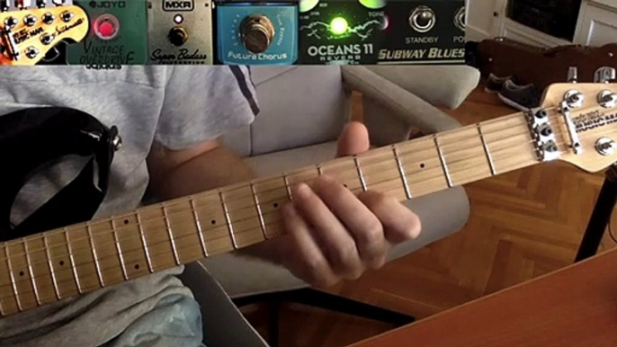 How to play Thunderstruck intro / ACDC / Angus Young / mini lesson