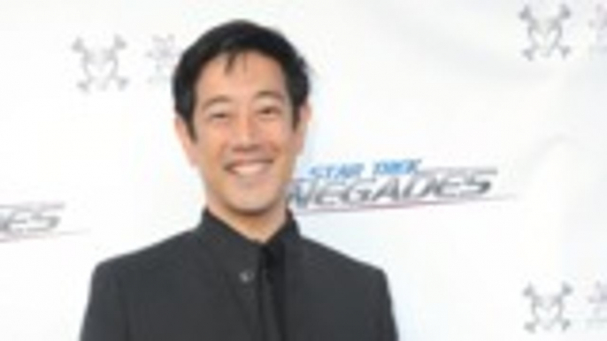 Remembering Host of 'MythBusters' and 'White Rabbit Project' Grant Imahara | THR News