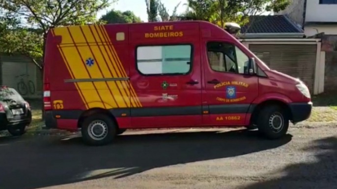 Pintor cai de escada e precisa ser socorrido no Bairro Cancelli