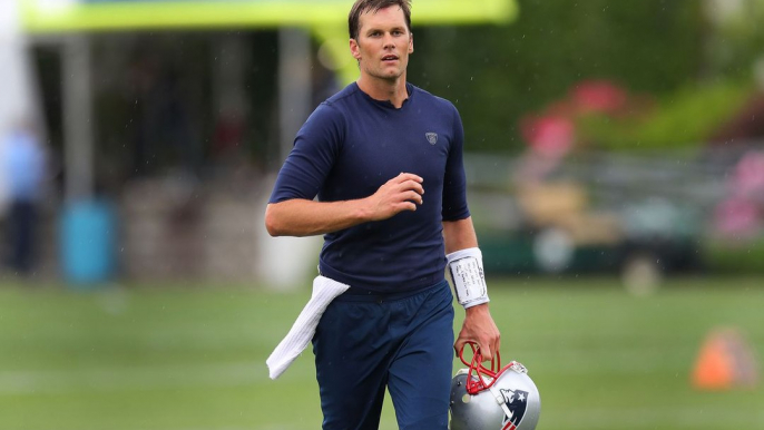 NFL News: Tom Brady Arrives at Bucs Facilities for COVID-19 Testing