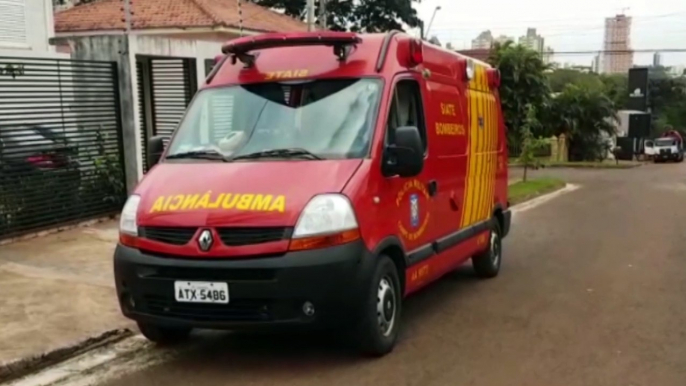 Homem tem suspeita de fratura em mão ao sofrer queda no Bairro Country