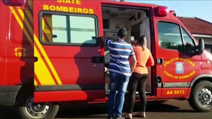 Mulher tem suspeita de fratura no punho ao sofrer queda