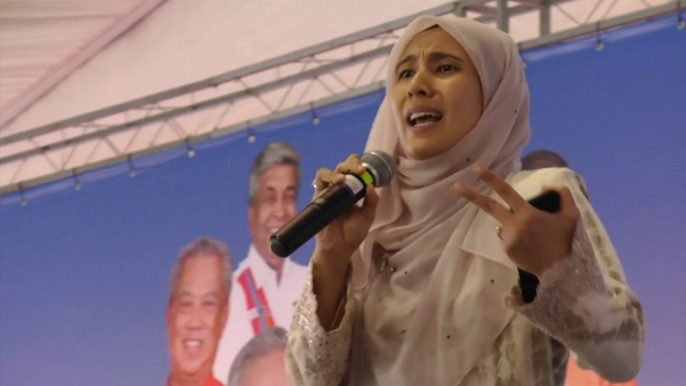 Nurul Izzah: Smile for Isa, but vote for Anwar