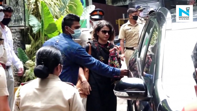 Kangana Ranaut’s sister Rangoli Chandel looks disturbed as she visits demolished office