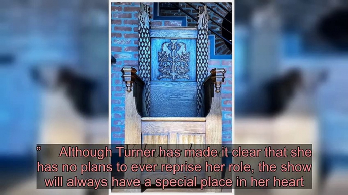 Sophie Turner Is Reunited with Sansa's Throne from Game of Thrones Finale - 'Welcome Home'