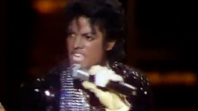Moonwalk - Michael Jackson - Billie Jean - The First Moonwalk King Of Pop