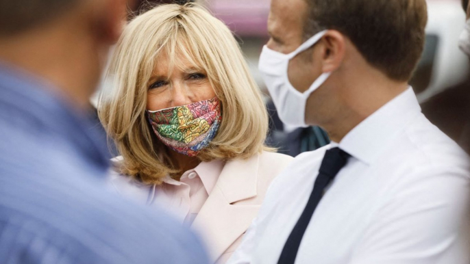Brigitte Macron porte un masque sublime fait par un artiste marocain !