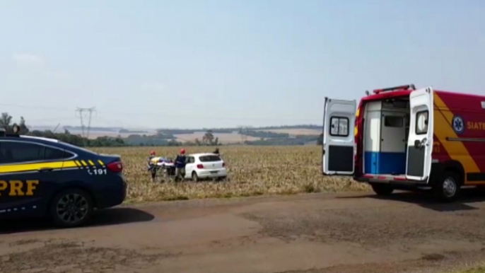 Motorista passa mal e é socorrida após carro sair de pista na BR-467