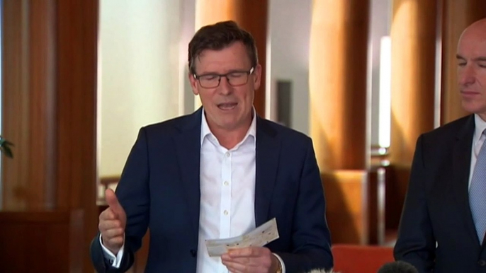 Tudge announces change to digitised passenger card