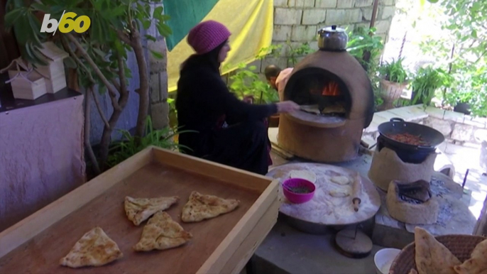 Check Out This Jordanian Woman Build Her Own Oven to Bake Bread!