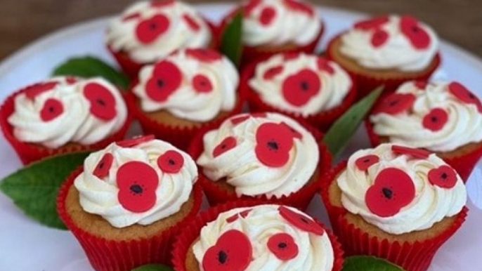 The Duke and Duchess of Cambridge bake cakes for veterans.