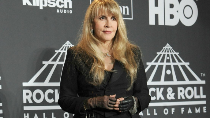 No tech for Nicks: Stevie Nicks doesn't have a computer