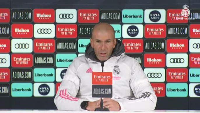 Zidane: "Queremos un espectáculo como antes, pero muchas cosas han cambiado"