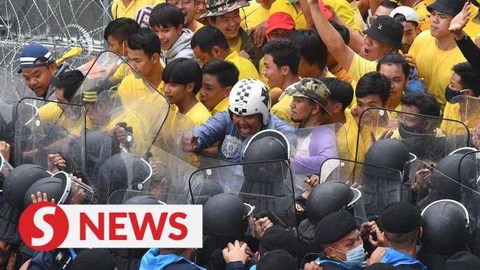 Thai police fire tear gas, water cannon at parliament protest