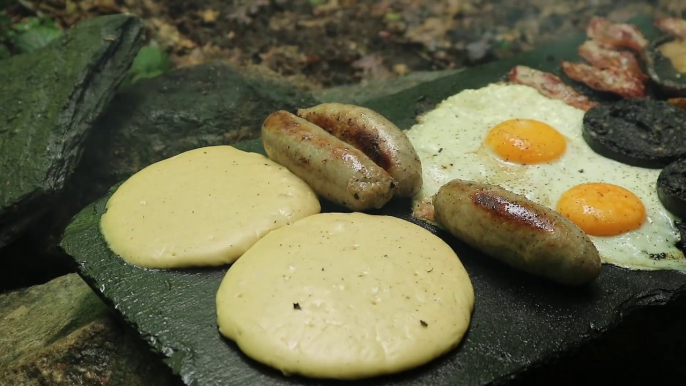 Biggest Bushcraft Breakfast cooked on a Rock in the Rain