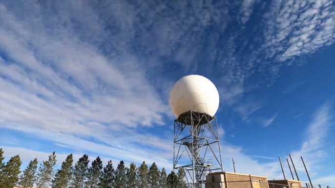 Sunny skies and cirrus clouds