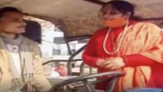 Sadhvi Prachi talks to farmers on Farm laws