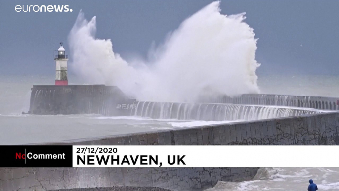 La tempête Bella provoque des inondations en Angleterre