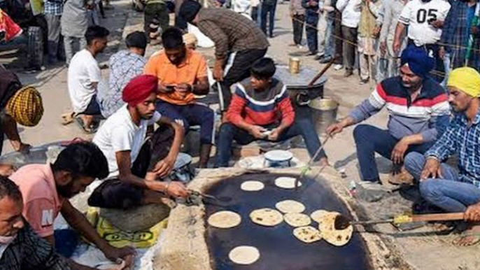 Farmers-Police Against Each Other Yet Have Meals Together, Some Emotional Visuals Of Farmers Protest