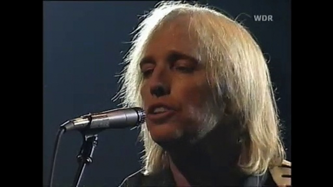 I Won't Back Down (Tom Petty song) - Tom Petty & The Heartbreakers (live)