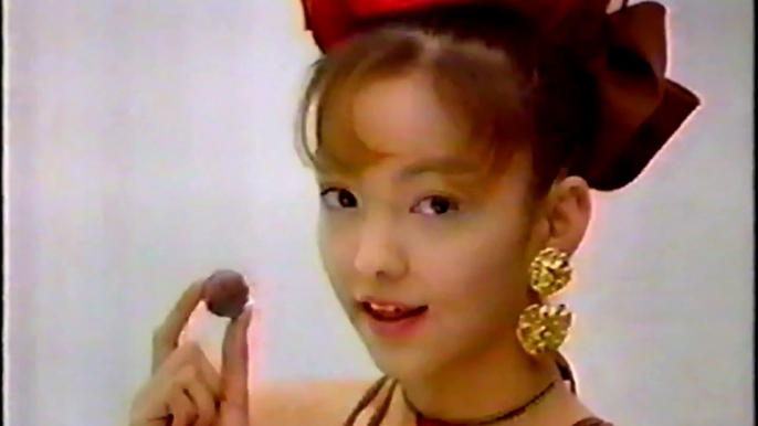 Namie Amuro TVCM (1993) Lotte Cereal Ice Crunchball　安室奈美恵CM/1993年ロッテ「シリアルアイス」-「クランチボール」