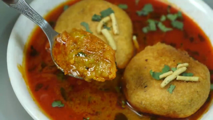 Spicy Kolhapuri Kat Vada Recipe - Kat Vada Rassa recipe - Nisha Madhulika - Rajasthani Recipe - Best Recipe House