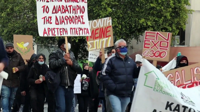 Manifestation anti-restrictions à Chypre, mouvement anti-vaccins en Australie
