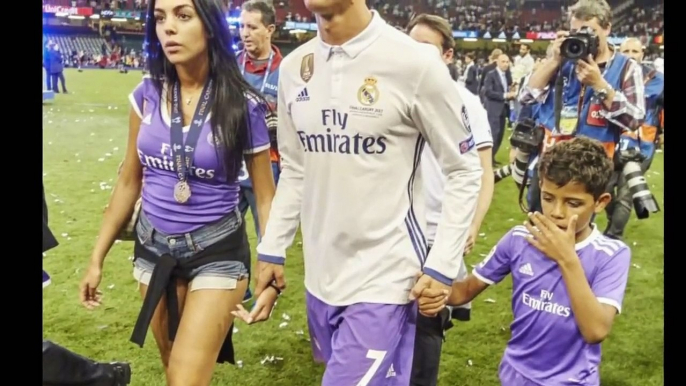 Cristiano Ronaldo Family 2018 _Cute Wife _ Girlfriend Georgina Rodriguez _Childrens _ Twin Daughter