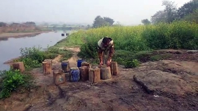 पंचायत चुनाव को देखते हुए सीतापुर-हरदोई की संयुक्त टीम ने अवैध शराब के खिलाफ चलाया अभियान